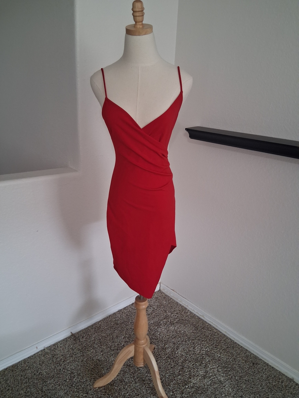 Windsor Sleek Red Spaghetti-Strap Mini Dress